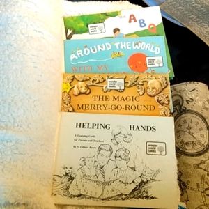 Bundle of 4 wonder world books